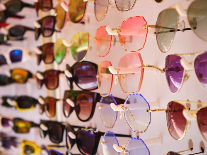 Services and Customer Experience When Ordering Customized Sunglasses