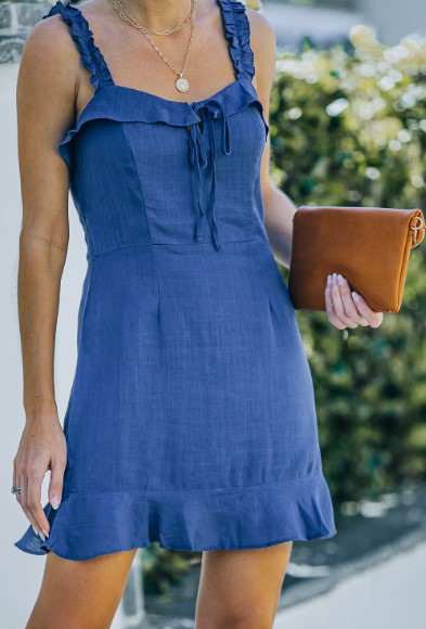 How to Transition Your Flowy Dresses from Day to Night - Green Poison